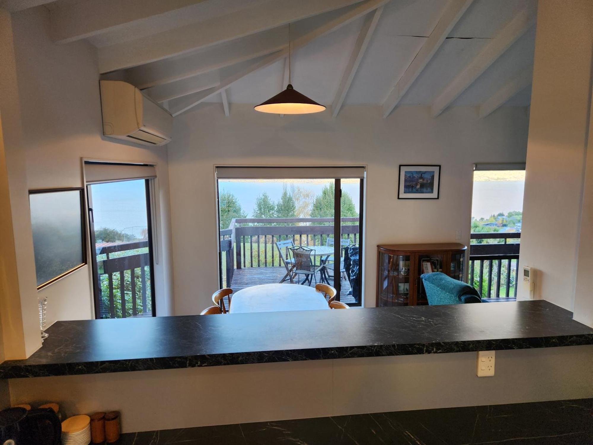 Devine Hideaway - Family Rustic Kiwi Bach - Beautiful Views Holiday home