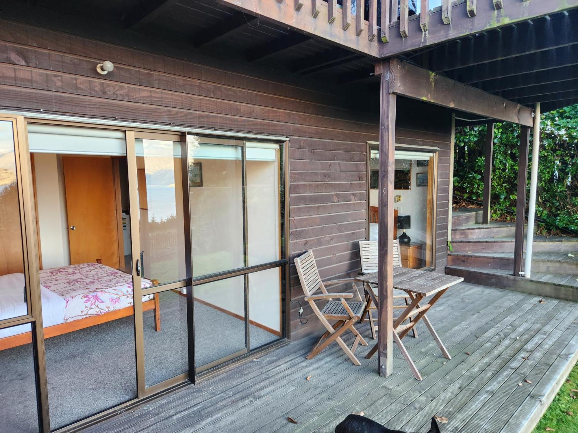 Devine Hideaway - Family Rustic Kiwi Bach - Beautiful Views Holiday home *