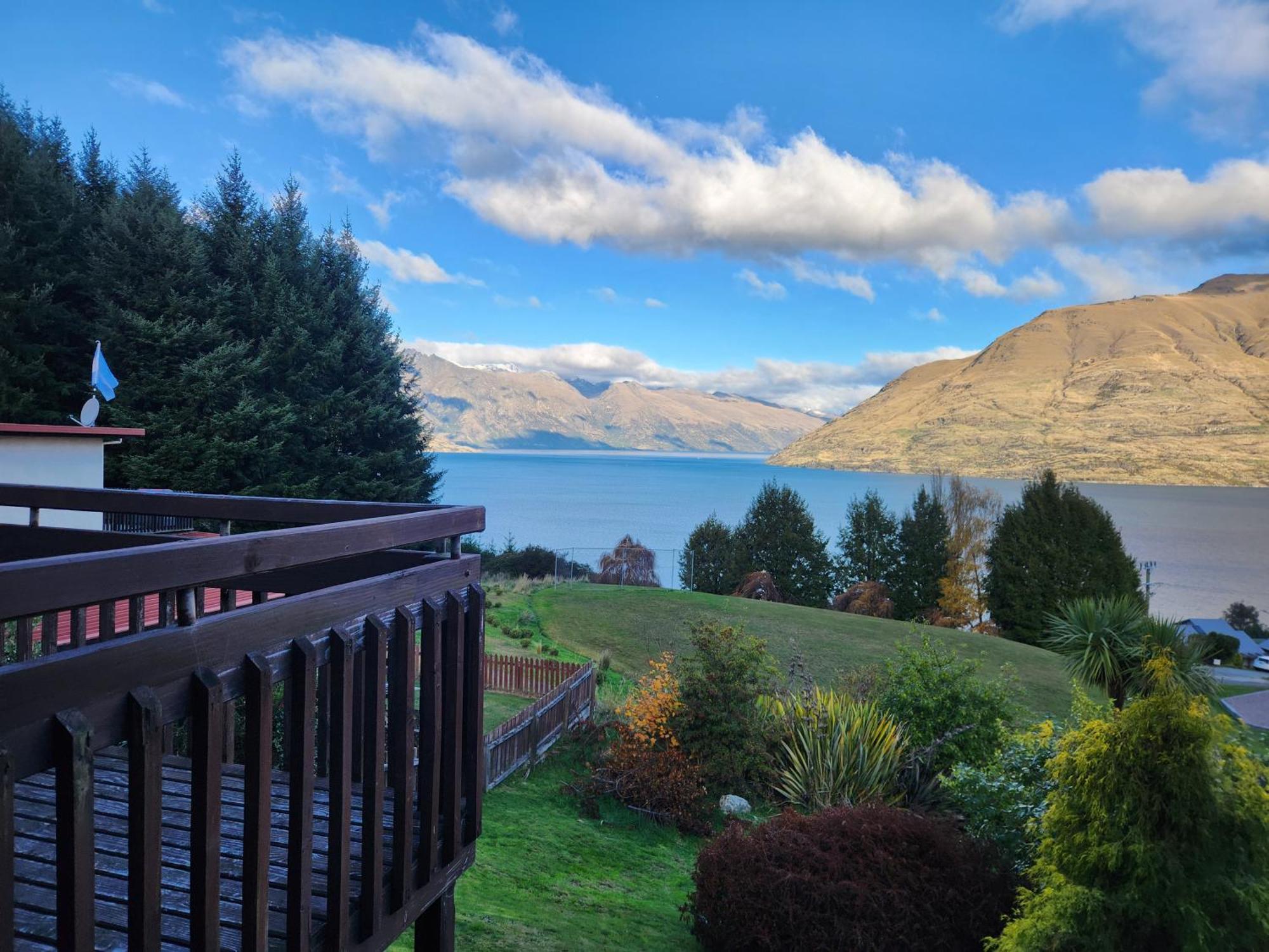 Devine Hideaway - Family Rustic Kiwi Bach - Beautiful Views * Queenstown